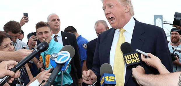 マスメディア対応に追われるトランプ大統領